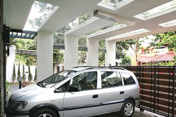 Foto Mobil Depan Rumah - KibrisPDR