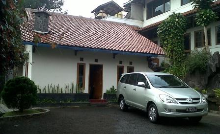 Detail Foto Mobil Depan Rumah Nomer 34