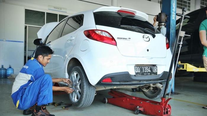 Detail Foto Mobil Di Bengkel Nomer 20