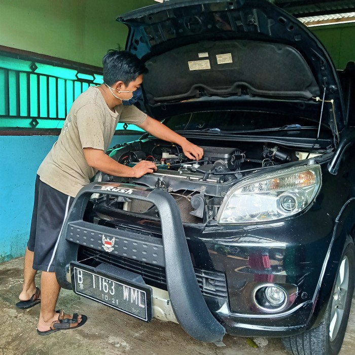 Detail Foto Mobil Di Bengkel Nomer 36