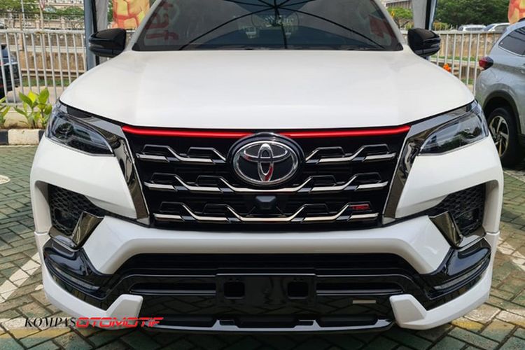 Detail Foto Mobil Fortuner Nomer 54