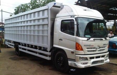 Detail Foto Mobil Fuso Nomer 44