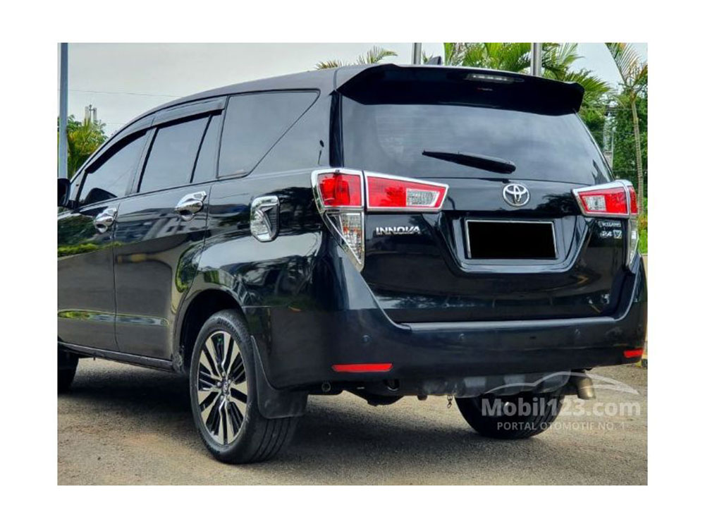 Detail Foto Mobil Innova Reborn Nomer 28