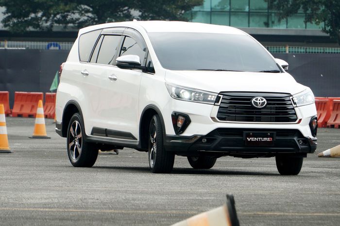 Detail Foto Mobil Innova Terbaru Nomer 23