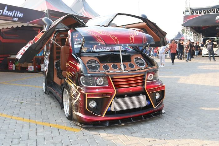 Detail Foto Mobil Kontes Nomer 16