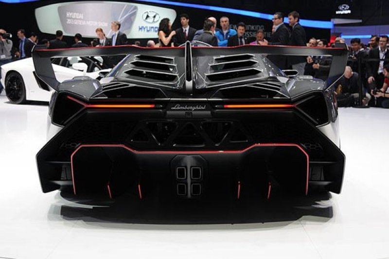 Detail Foto Mobil Lamborghini Veneno Nomer 33