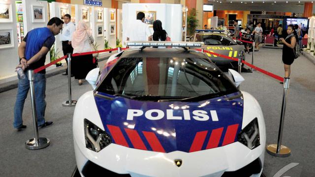 Detail Foto Mobil Polisi Lamborghini Nomer 2