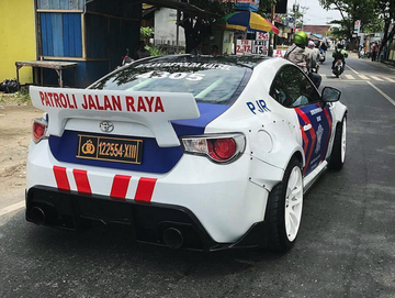 Detail Foto Mobil Polisi Modifikasi Nomer 9