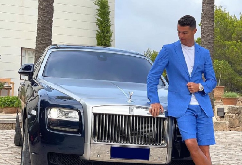 Detail Foto Mobil Ronaldo Nomer 16