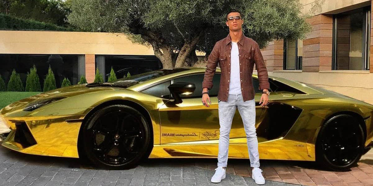 Detail Foto Mobil Ronaldo Nomer 18