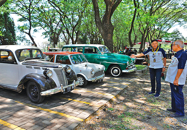 Detail Foto Mobil Tua Nomer 46