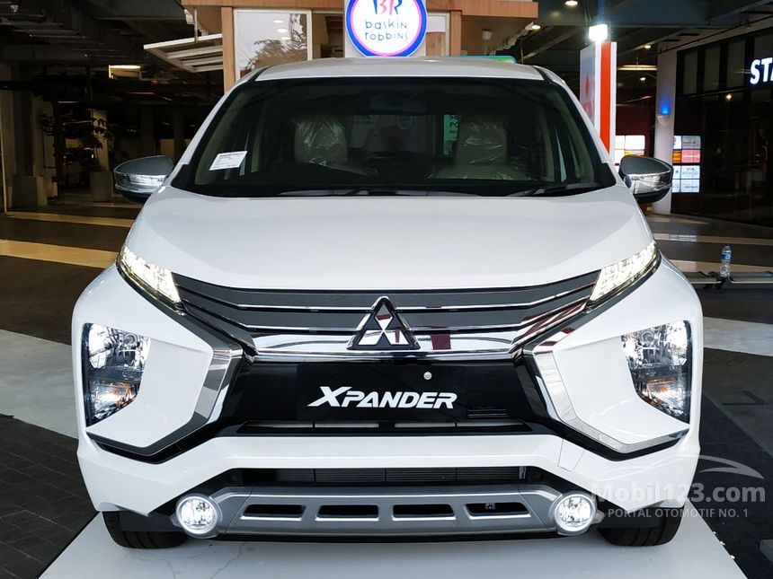 Detail Foto Mobil Xpander Warna Putih Nomer 11