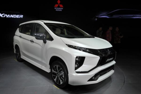 Detail Foto Mobil Xpander Warna Putih Nomer 20