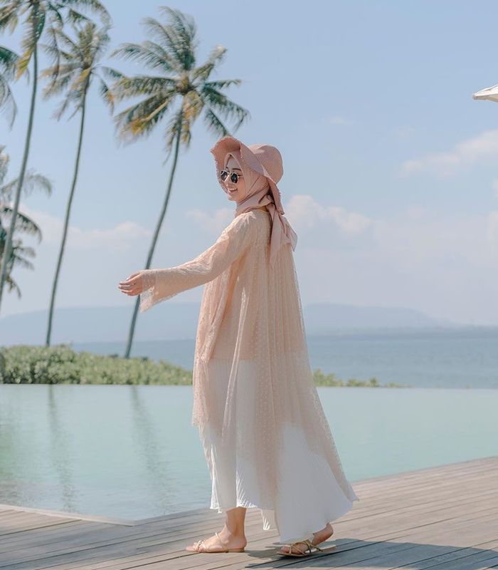 Detail Foto Model Hijab Di Pantai Nomer 20