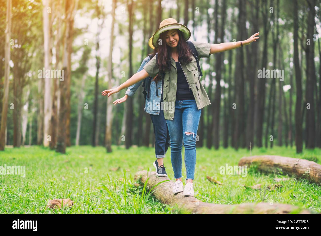 Detail Foto Model Hunting Di Hutan Nomer 16