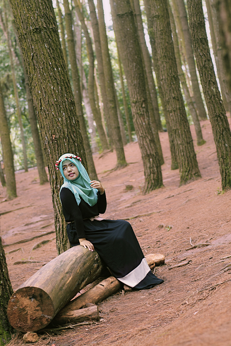 Detail Foto Model Hunting Di Hutan Nomer 25