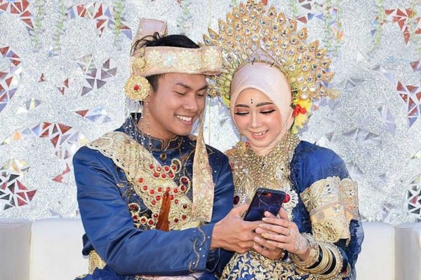 Detail Foto Model Pengantin Adat Bugis Nomer 25