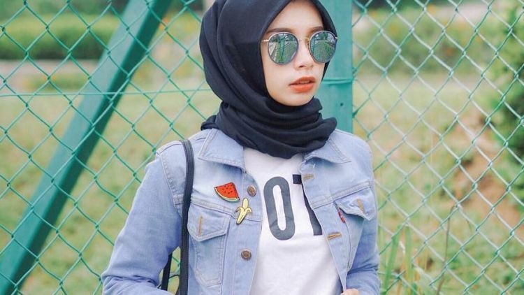 Detail Foto Model Wanita Berhijab Nomer 14