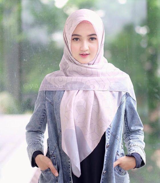 Detail Foto Model Wanita Berhijab Nomer 18