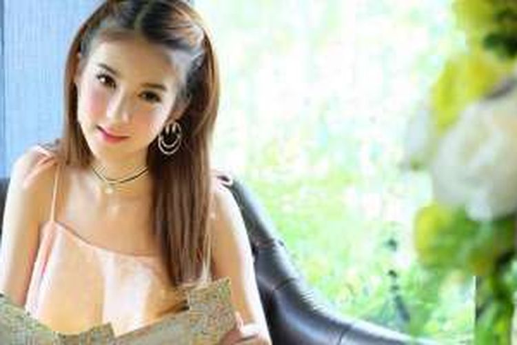 Detail Foto Model Wanita Cantik Nomer 2