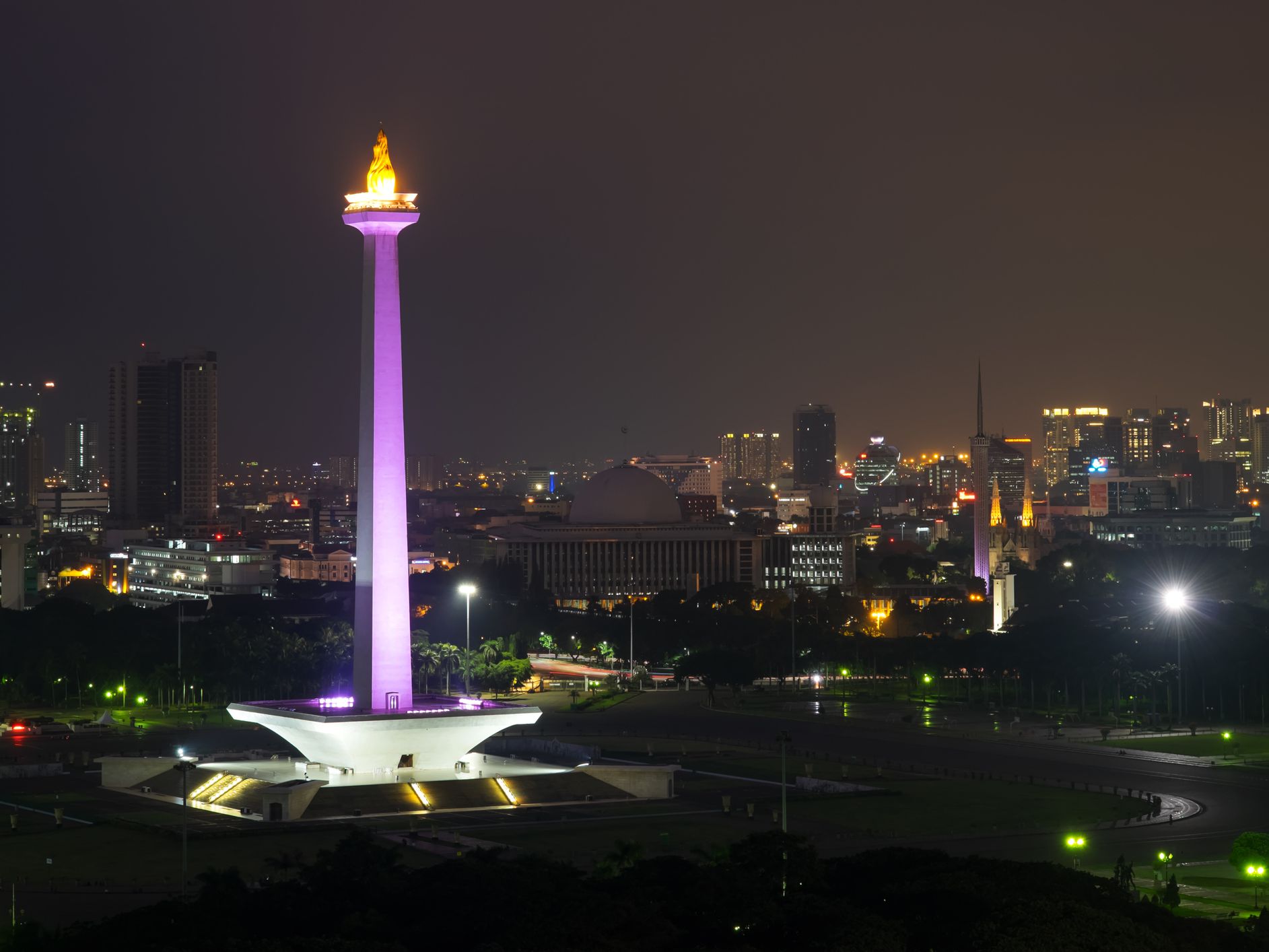 Detail Foto Monas Nomer 2