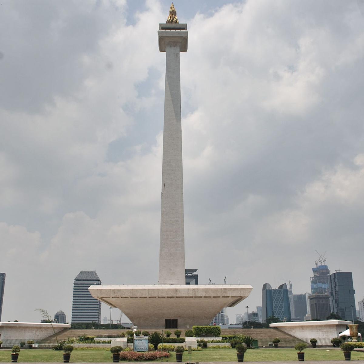 Detail Foto Monas Nomer 47