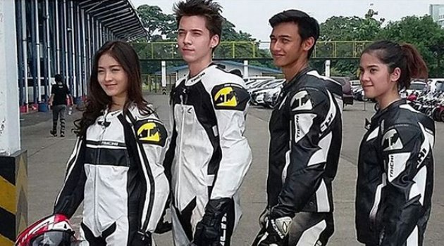 Detail Foto Mondy Pemain Anak Jalanan Nomer 47