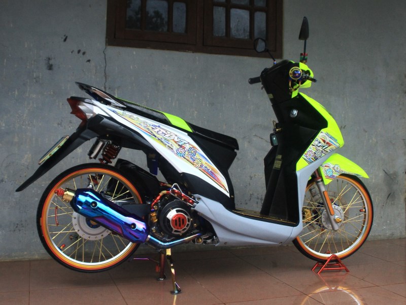 Detail Foto Motor Beat Thailook Nomer 32