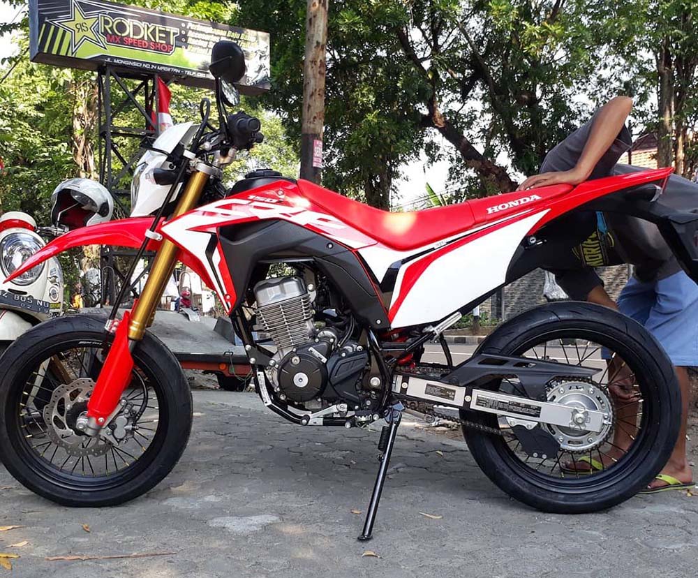 Detail Foto Motor Crf Supermoto Nomer 23