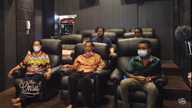 Detail Bioskop Di Rumah Nomer 27