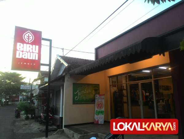 Detail Biru Daun Nomer 52