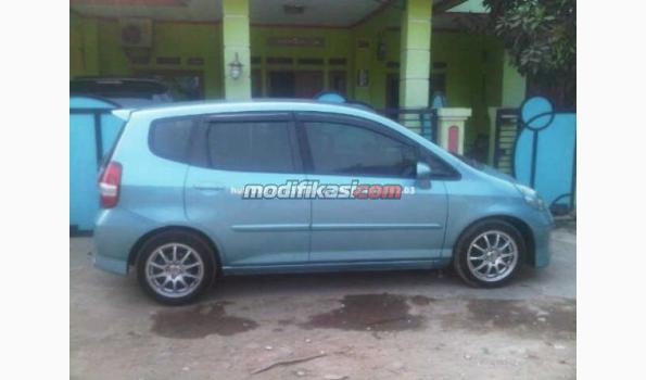 Detail Biru Metalik Muda Nomer 28