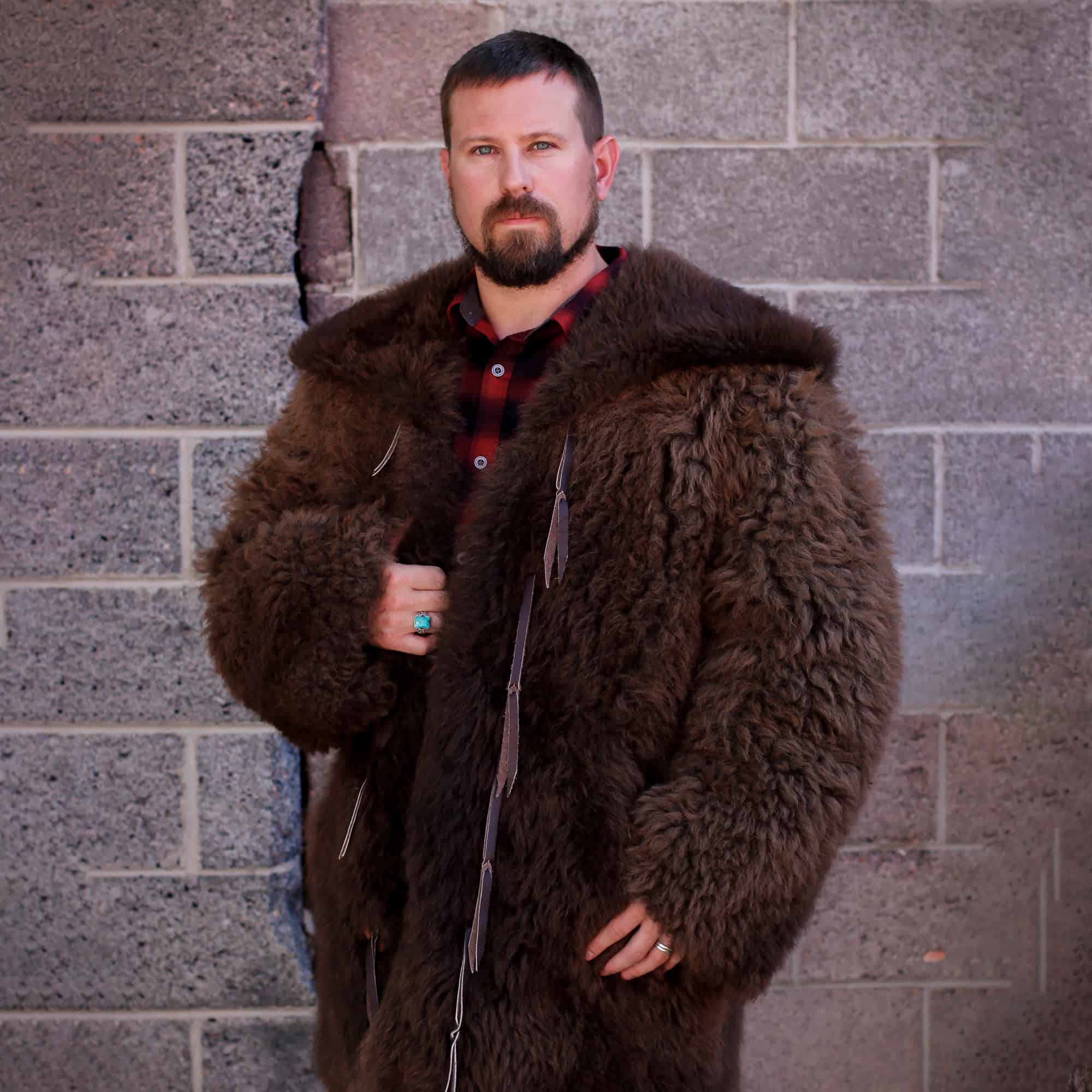 Detail Bison Fur Coat Nomer 4
