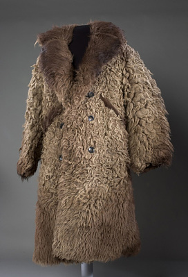 Detail Bison Fur Coat Nomer 44
