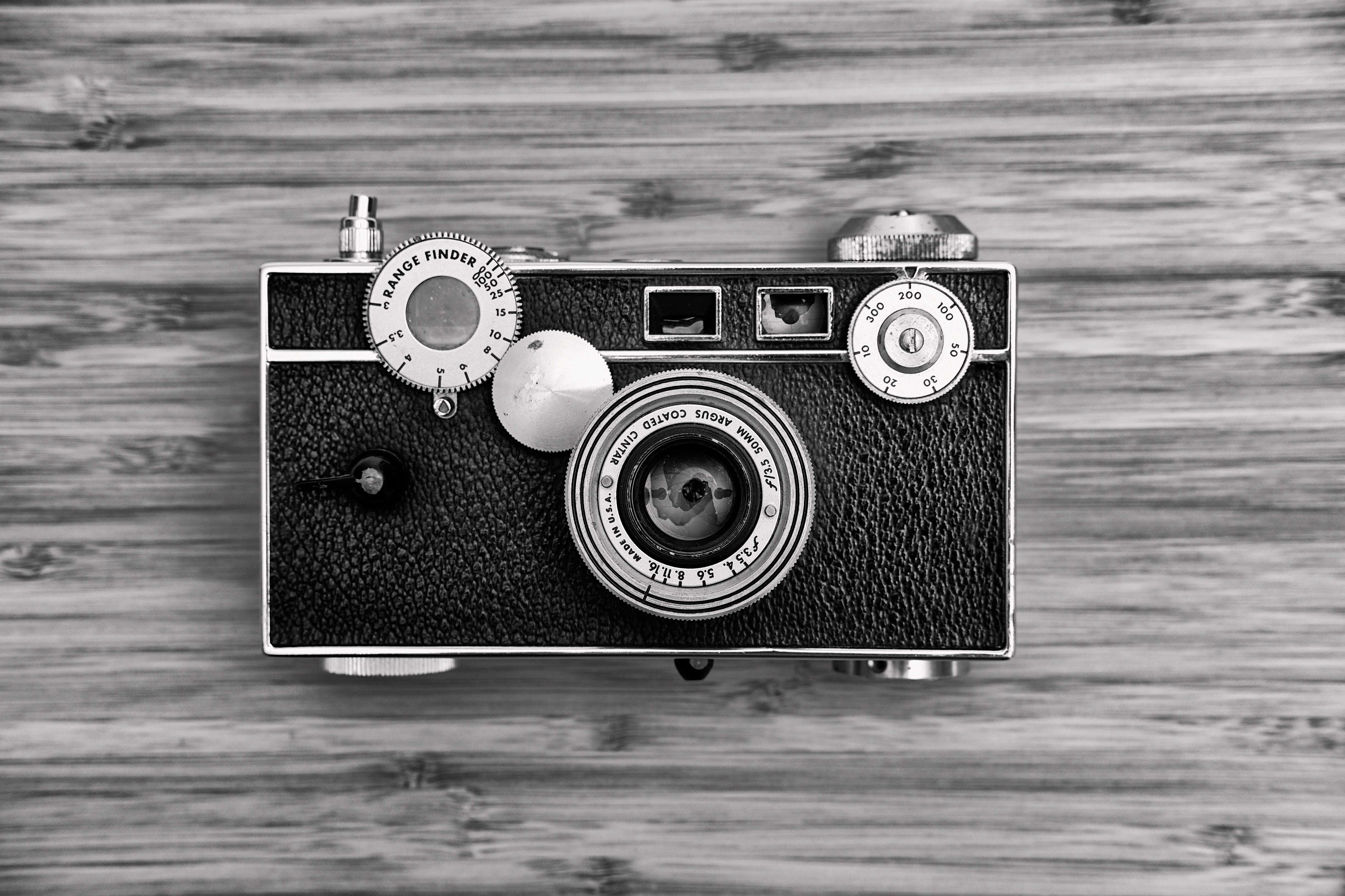 Detail Black And White Camera Nomer 3