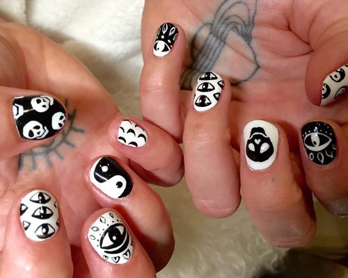 Detail Black And White Yin Yang Nails Nomer 37