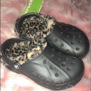 Detail Black Crocs With Cheetah Fur Nomer 2