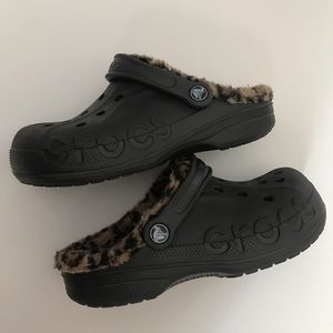 Detail Black Crocs With Cheetah Fur Nomer 51