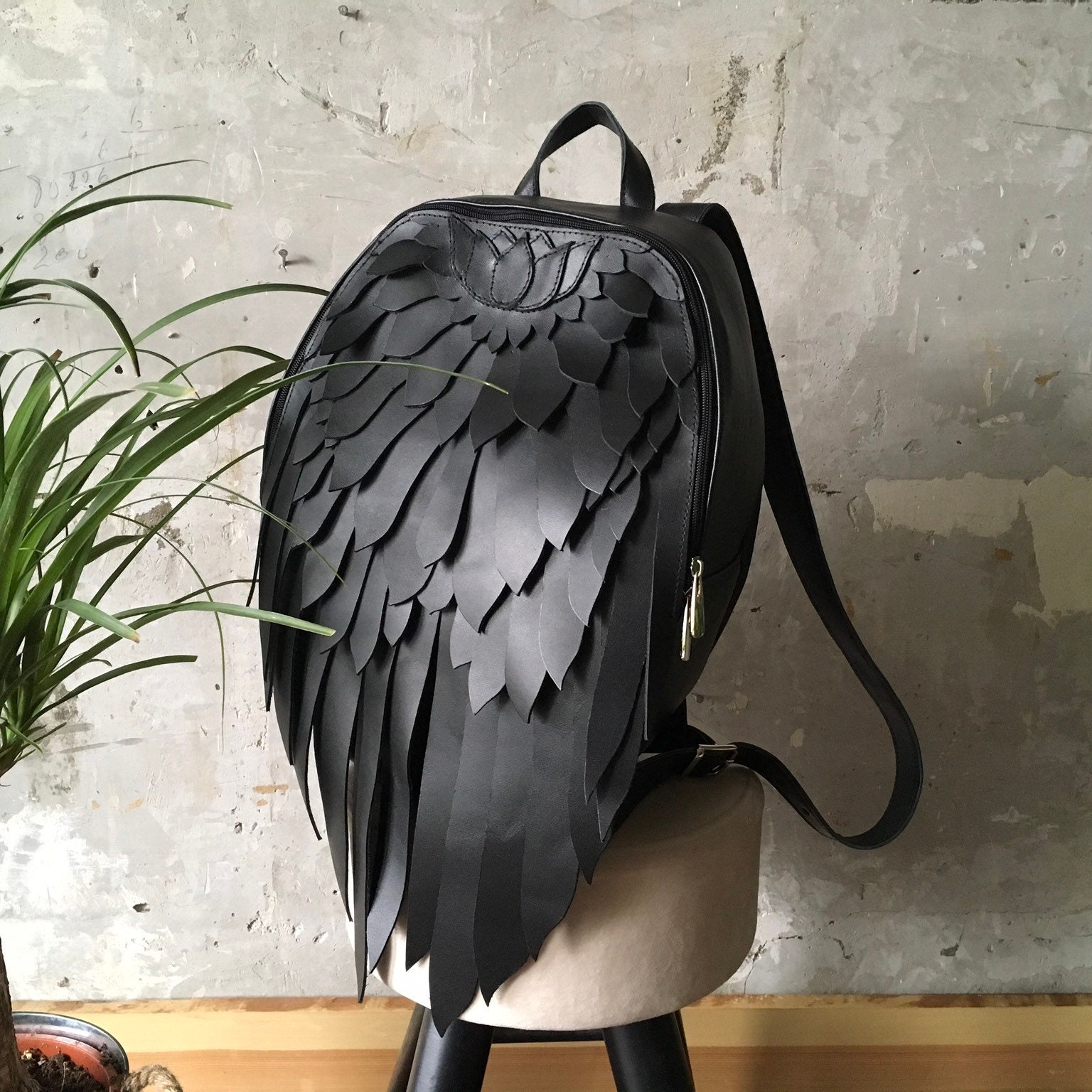 Detail Black Feather Wings Backpack Nomer 4