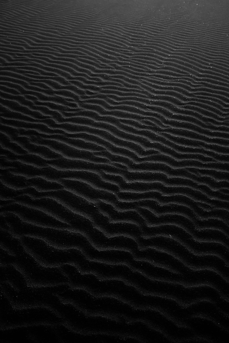 Detail Black Iphone Wallpaper Hd Nomer 55