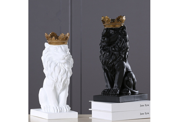 Detail Black Lion Statue With Gold Crown Nomer 8