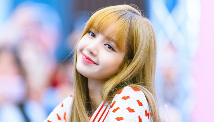 Detail Blackpink Lisa Gambar Nomer 23