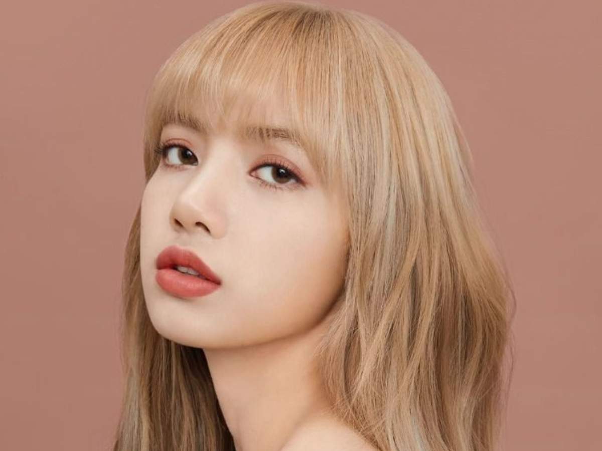 Detail Blackpink Lisa Gambar Nomer 36