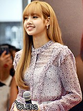 Detail Blackpink Lisa Gambar Nomer 37