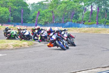 Detail Foto Motor Road Race Nomer 32