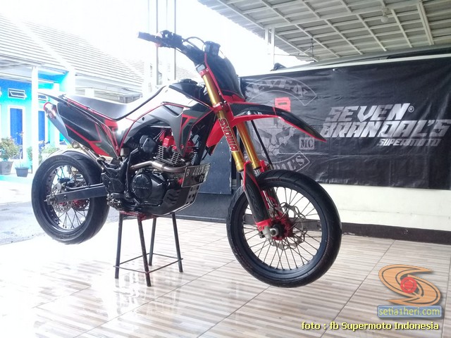 Detail Foto Motor Supermoto Nomer 32