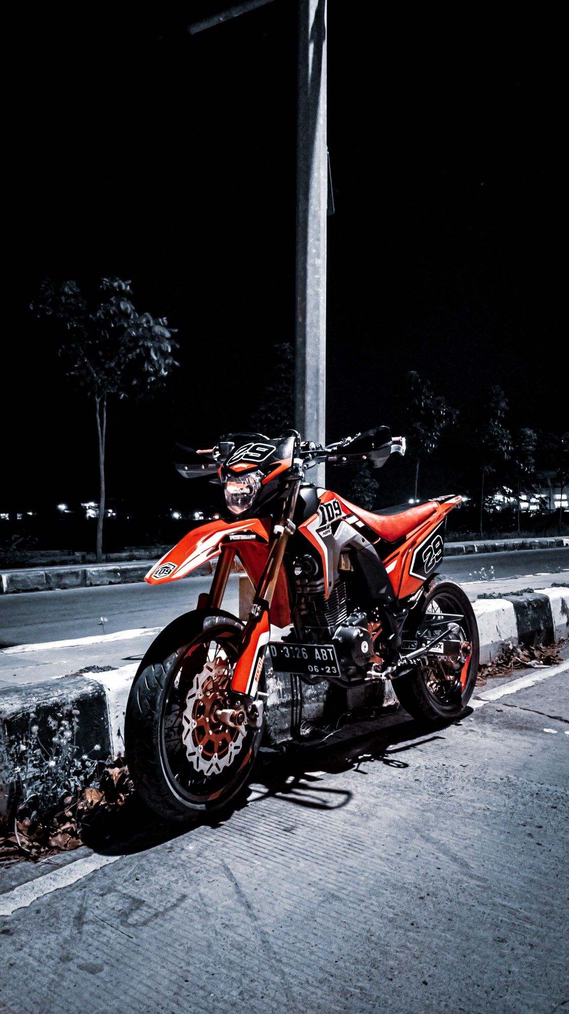 Download Foto Motor Supermoto Nomer 53