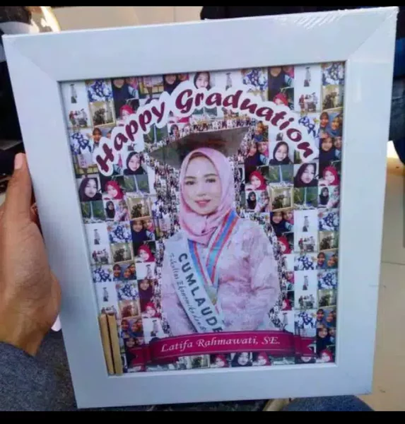 Detail Foto Mozaik Wisuda Nomer 34