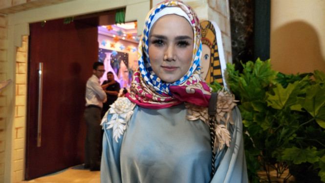 Detail Foto Mulan Jameela Berhijab Nomer 17