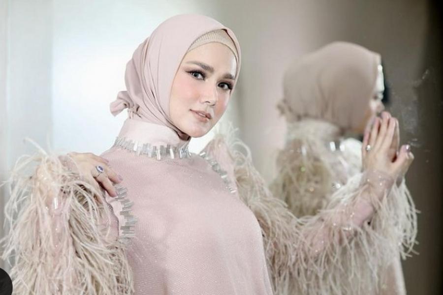 Detail Foto Mulan Jameela Berhijab Nomer 46